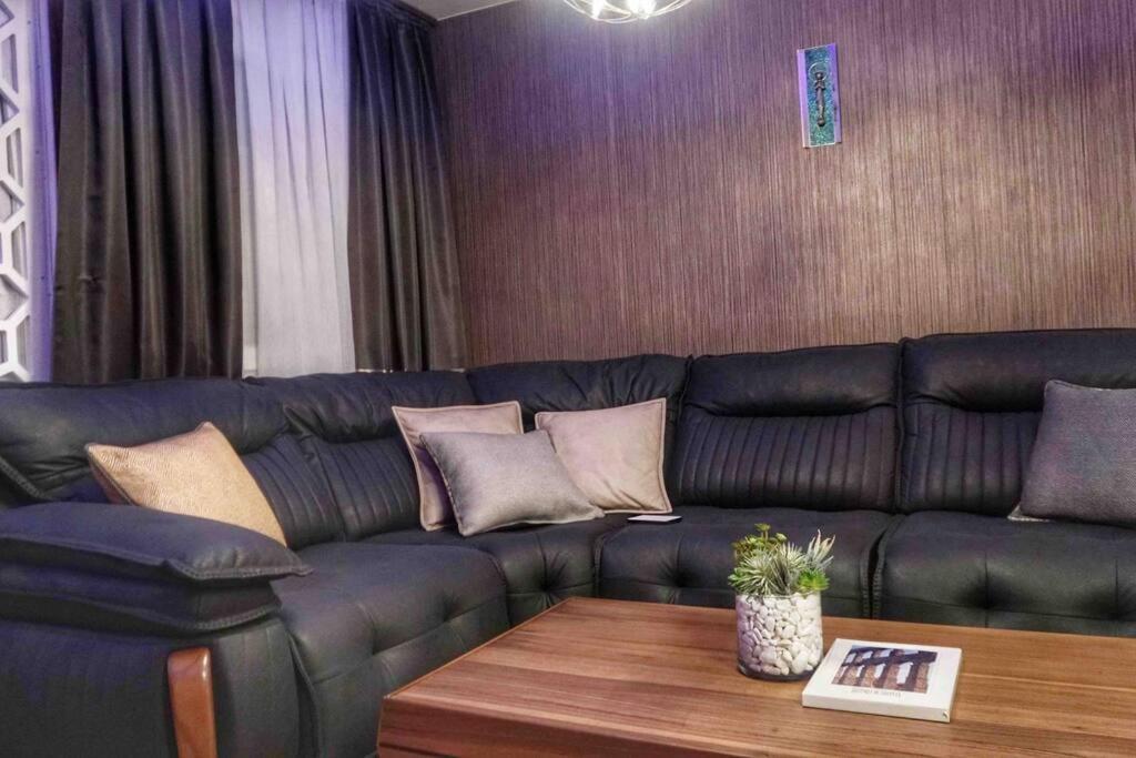 New Luxury 3-Bedroom Apartment Σεγκόβια Εξωτερικό φωτογραφία