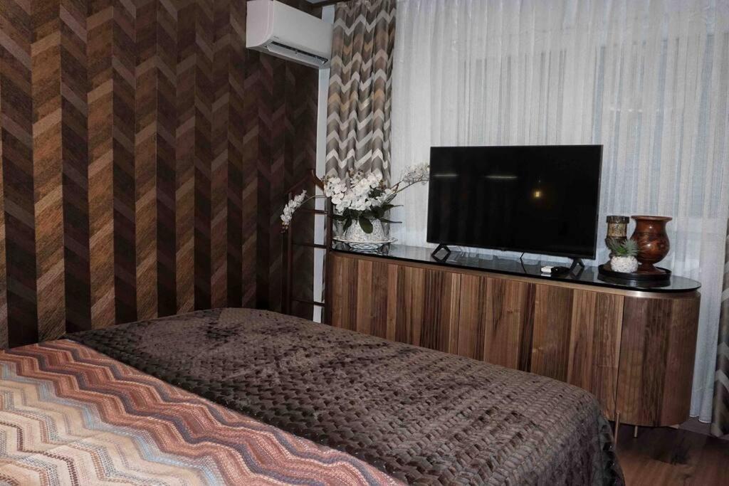 New Luxury 3-Bedroom Apartment Σεγκόβια Εξωτερικό φωτογραφία